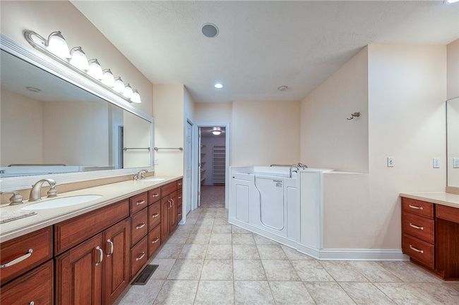 502 Applehill Ct, Condo with 3 bedrooms, 3 bathrooms and 2 parking in Gibsonia PA | Image 33