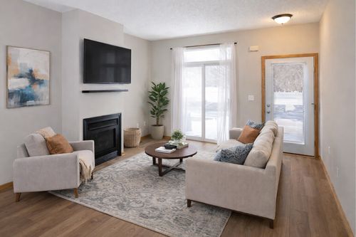 543 Roundhouse St, Shakopee, MN, 55379-1881 | Card Image