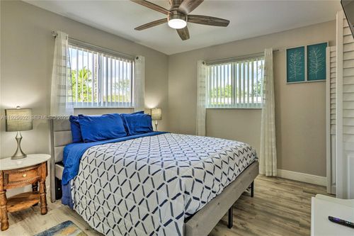 19662 Sw 120th Ave, Miami, FL, 33177-4372 | Card Image