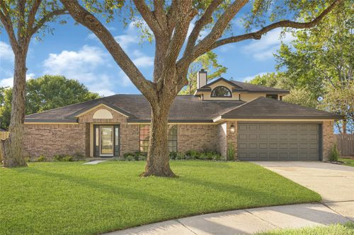 2506 Walnut Grove Ct, Pearland, TX, 77584-8616 | Card Image