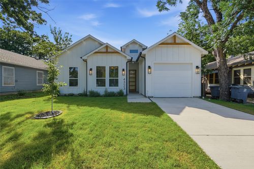 4323 Metropolitan Ave, Dallas, TX, 75210-1126 | Card Image