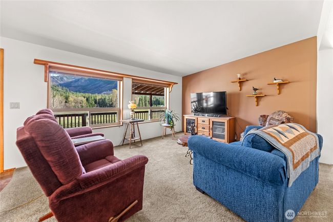 1027 Twisp River Rd, House other with 5 bedrooms, 3 bathrooms and 7 parking in Twisp WA | Image 11