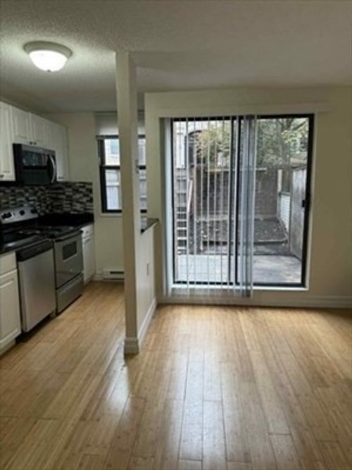 23-23 Fuller St, Brookline, MA, 02446-2403 | Card Image