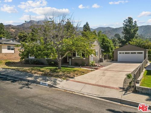 10780 Deliban St, Tujunga, CA, 91042 | Card Image