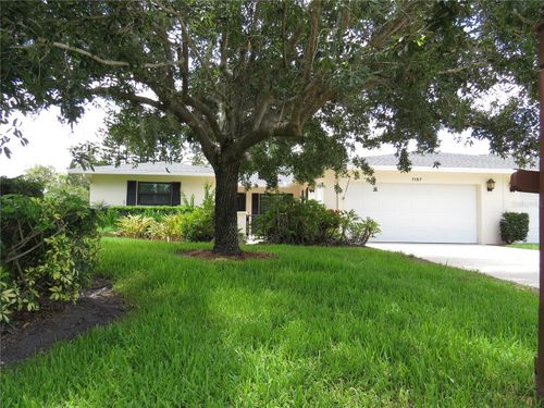 7157 Fairway Bend Cir, SARASOTA, FL, 34243-3604 | Card Image