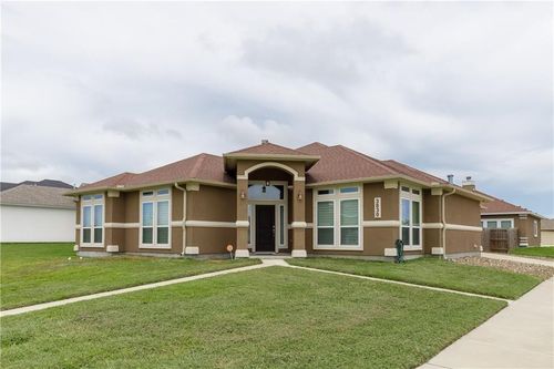 3830 Negin Dr, Corpus Christi, TX, 78414-3795 | Card Image