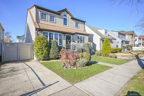 4940 169th St, Fresh Meadows, NY, 11365-1011 | Card Image