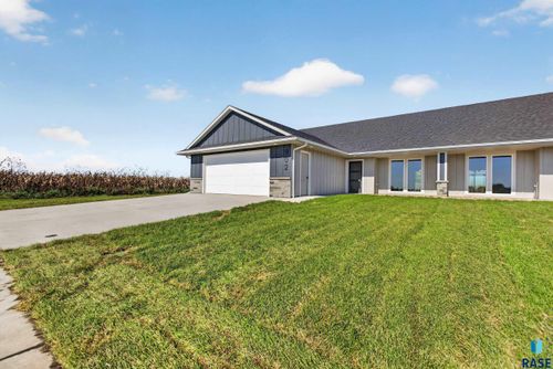 902 Shirley St Street, Harrisburg, SD, 57032 | Card Image