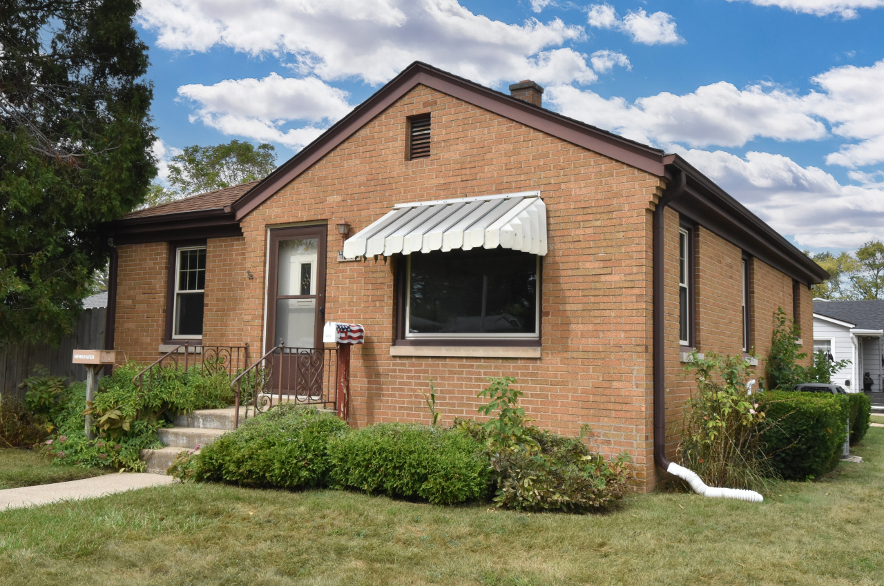 16th St, Racine, WI 53405