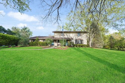 227 Abbott Pl, Tower Lakes, IL, 60010-1051 | Card Image