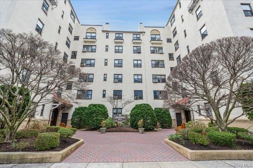 apt-3l-17 N Chatsworth Ave, Larchmont, NY, 10538-2136 | Card Image