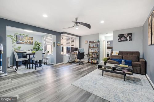 apt-209-5112 Macarthur Blvd Nw, WASHINGTON, DC, 20016-3332 | Card Image