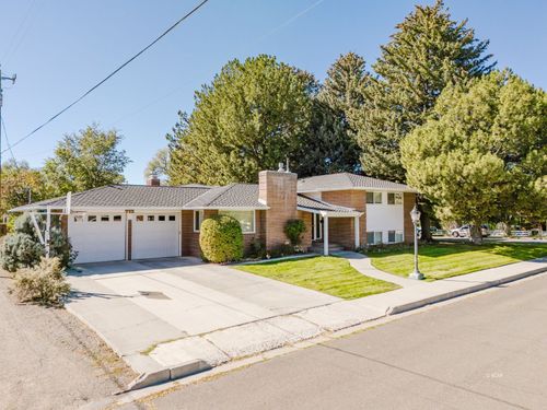 775 1st St, Elko, NV, 89801-3001 | Card Image