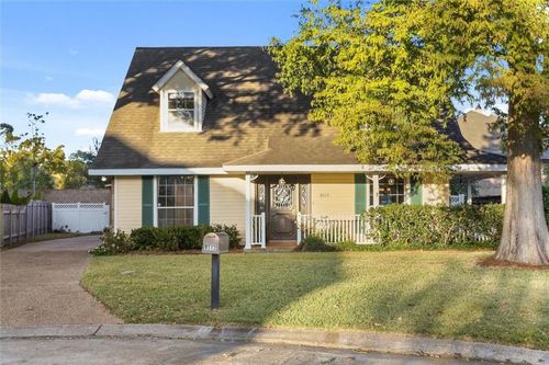 9513 Alhambra Ct, River Ridge, LA, 70123-2055 | Card Image