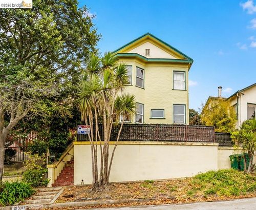 213 Nicholl Ave, Richmond, CA, 94801-3820 | Card Image