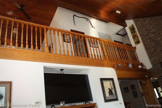 Loft area overlooking the living room. | Image 20