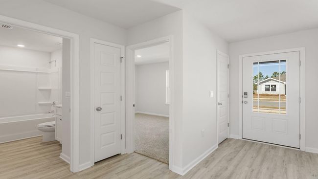 Freeport_02_Entry to Bedrooms | Image 5