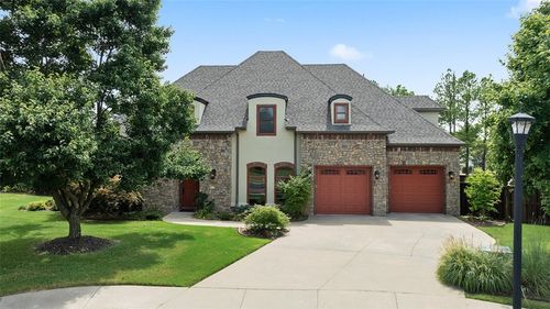 1100 Ne Thorn Hill Rd, Bentonville, AR, 72712-8443 | Card Image