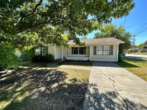 3211 Poplar St, Greenville, TX, 75402-6647 | Card Image