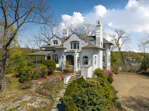 52 Rockledge Rd, Newton, MA, 02461 | Card Image