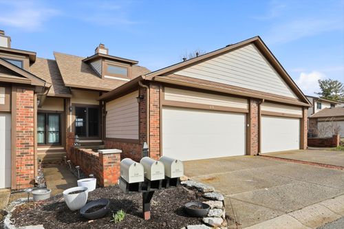 656 Cielo Vista Dr, Greenwood, IN, 46143-1713 | Card Image