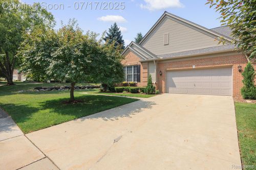 1114 Rock Valley Dr, Rochester, MI, 48307-6002 | Card Image