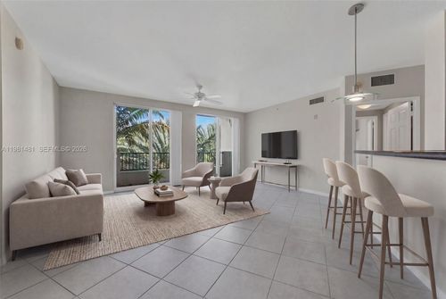 apt-403-2421 Ne 65th St, Fort Lauderdale, FL, 33308-1559 | Card Image
