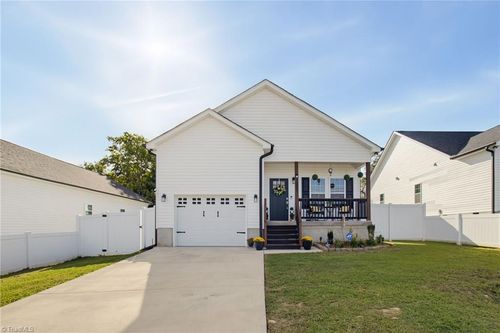 1305 Whitsett St, Burlington, NC, 27215-6979 | Card Image