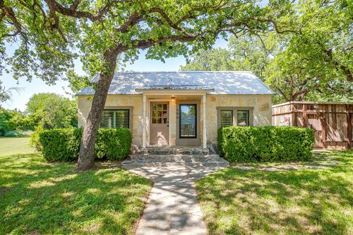 606 E Moore St, Granbury, TX, 76048-1608 | Card Image