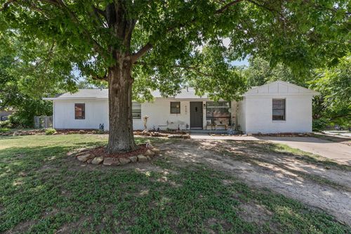 6301 Shadydell Dr, Fort Worth, TX, 76135-1918 | Card Image