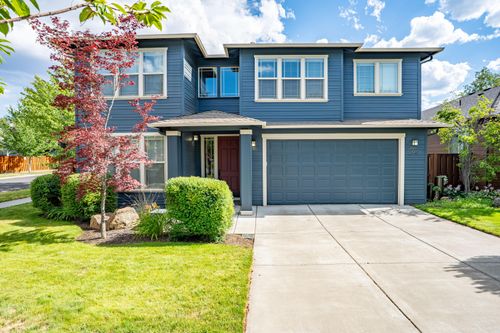 2943 Ne Dogwood Dr, Bend, OR, 97701-1084 | Card Image
