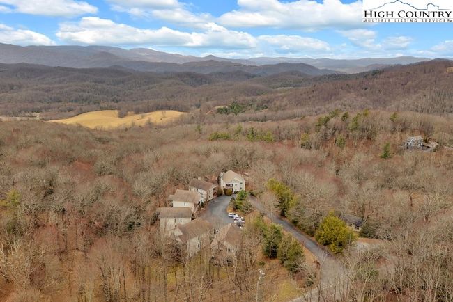 201 - 164 Evergreen Springs Ct, Condo with 2 bedrooms, 3 bathrooms and null parking in Blowing Rock NC | Image 10