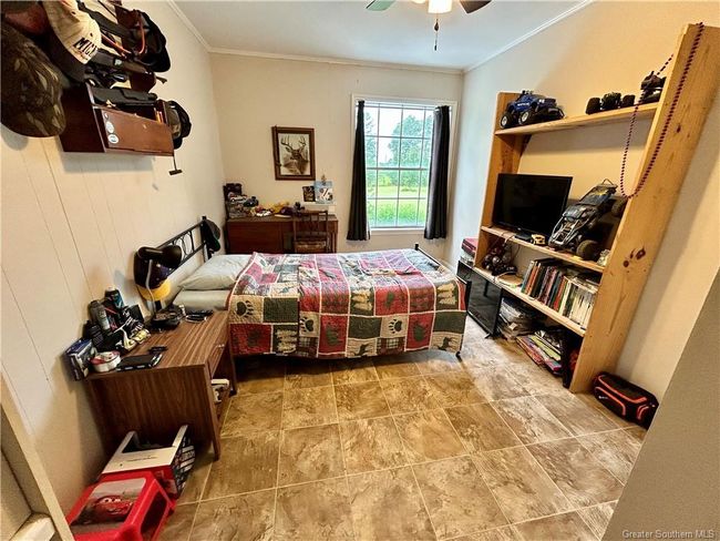 Upstairs Room | Image 20