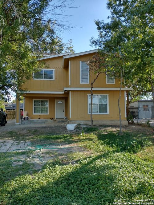 614 Barberry St, San Antonio, TX, 78221-3520 | Card Image