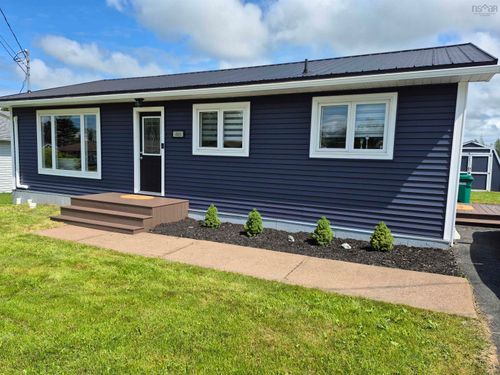 466 Martin Ave, New Glasgow, NS, B2H1R9 | Card Image