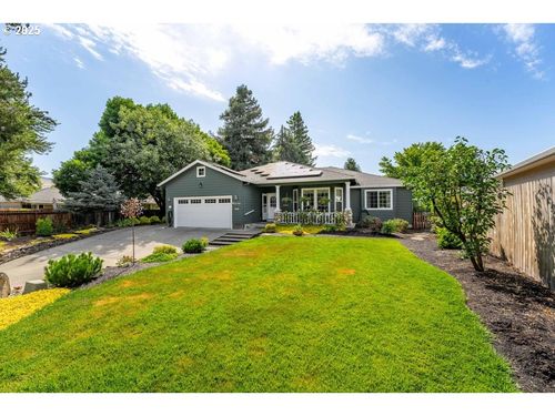 2556 Waters Edge Way, Medford, OR, 97504-5186 | Card Image