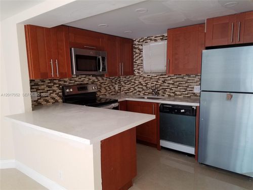 316-8290 Lake Dr, Doral, FL, 33166-4673 | Card Image