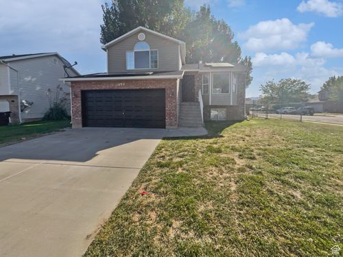 1694 N 2225 W, Clinton, UT, 84015-5743 | Card Image