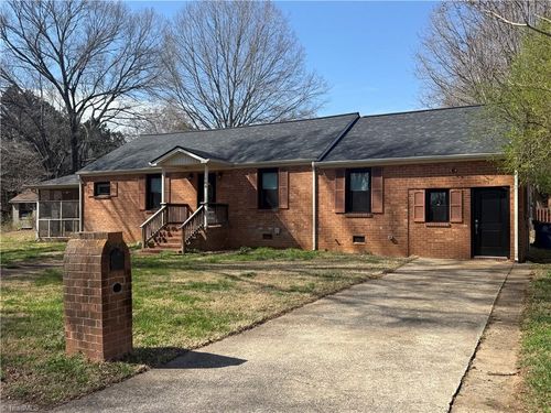 104 Walters St, Mayodan, NC, 27027-2531 | Card Image