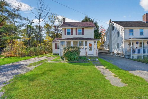 17 Fishkill Hook Rd, Hopewell Junction, NY, 12533-6416 | Card Image