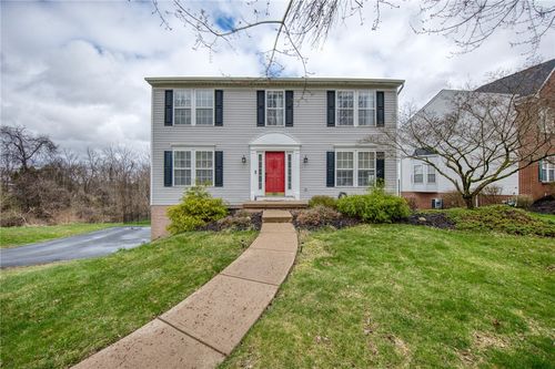 7039 Highland Creek Dr, Bridgeville, PA, 15017-3440 | Card Image