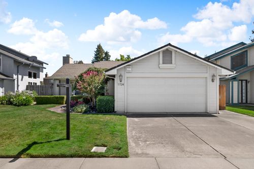 1724 Amber Leaf Way, Lodi, CA, 95242 | Card Image