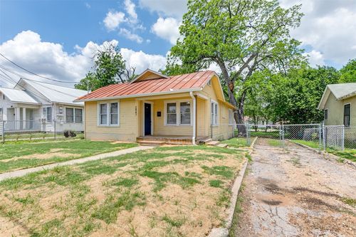 2447 E Houston St, San Antonio, TX, 78202-3125 | Card Image