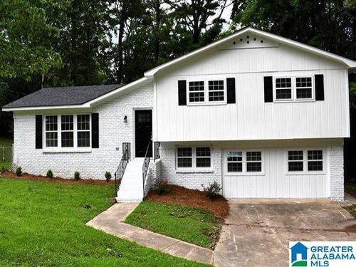 500 20th Ave Ne, CENTER POINT, AL, 35215-5018 | Card Image
