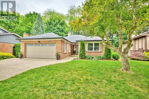12 Deerpark Crescent, Pelham (Fonthill), ON, L0S1E1 | Card Image