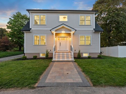 10 Ames St, Wakefield, MA, 01880-4310 | Card Image