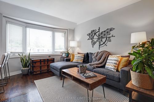 301-60 Kippendavie Ave, Toronto, ON, M4L3R5 | Card Image