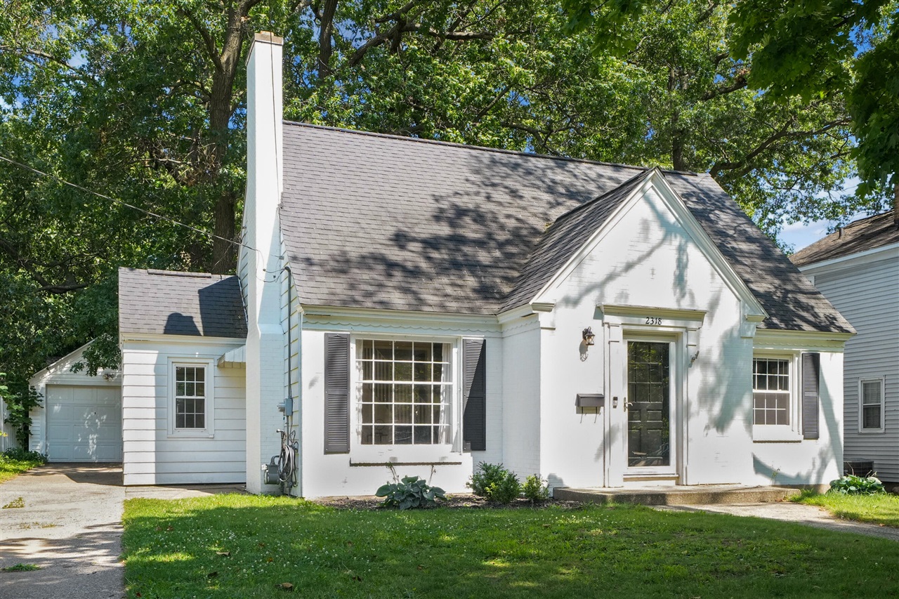 Blaine Ave, Grand Rapids, MI 49507