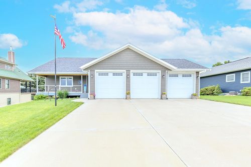 116 W Bay Rd, Lake Park, IA, 51347-1062 | Card Image