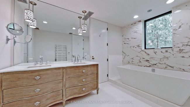 30 High Point Rd, House other with 8 bedrooms, 13 bathrooms and 35 parking in North York ON | Image 16